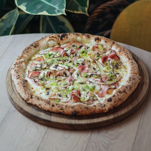 Бьянка с итальянским окороком и грибами